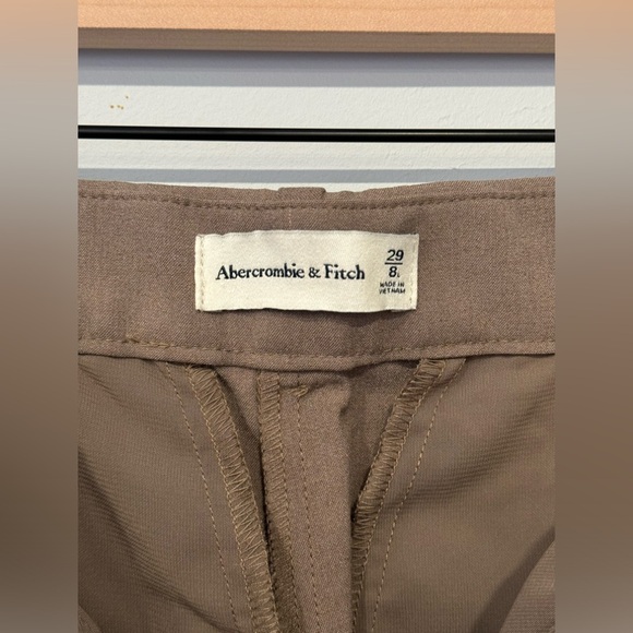 Abercrombie & Fitch Women's ShortSloane Tailored Cargo Pant - Picture 4 of 6